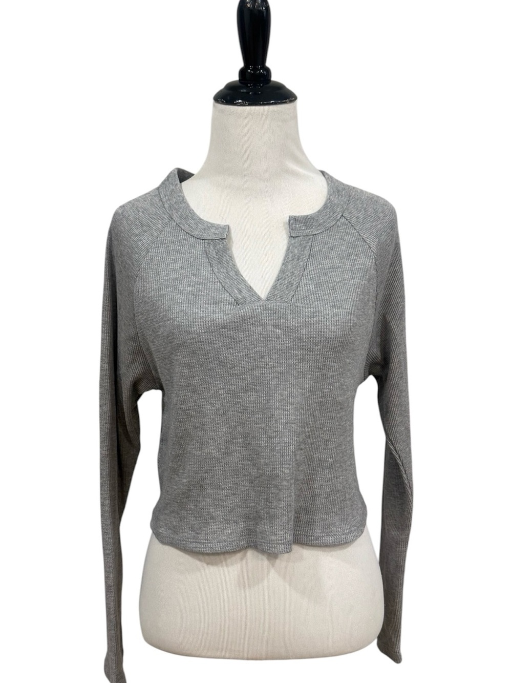 Wild Fable Women’s XS Gray Waffle Knit Cropped Long Sleeve Split Neck Top NWT